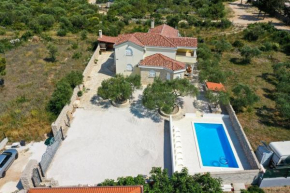 Holiday house in Drage with terrace, air conditioning, WiFi, washing machine (4884-1)